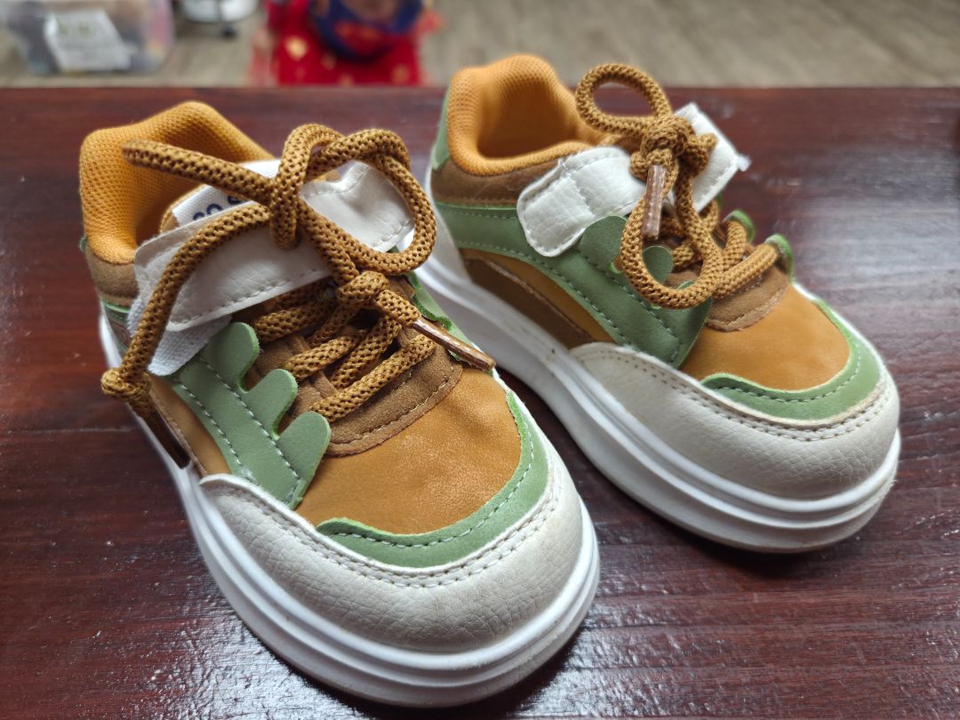 olive/tan chunky sneakers, shoes 6