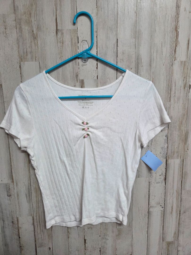 White Lucky Flower vneck tee, Ladies M