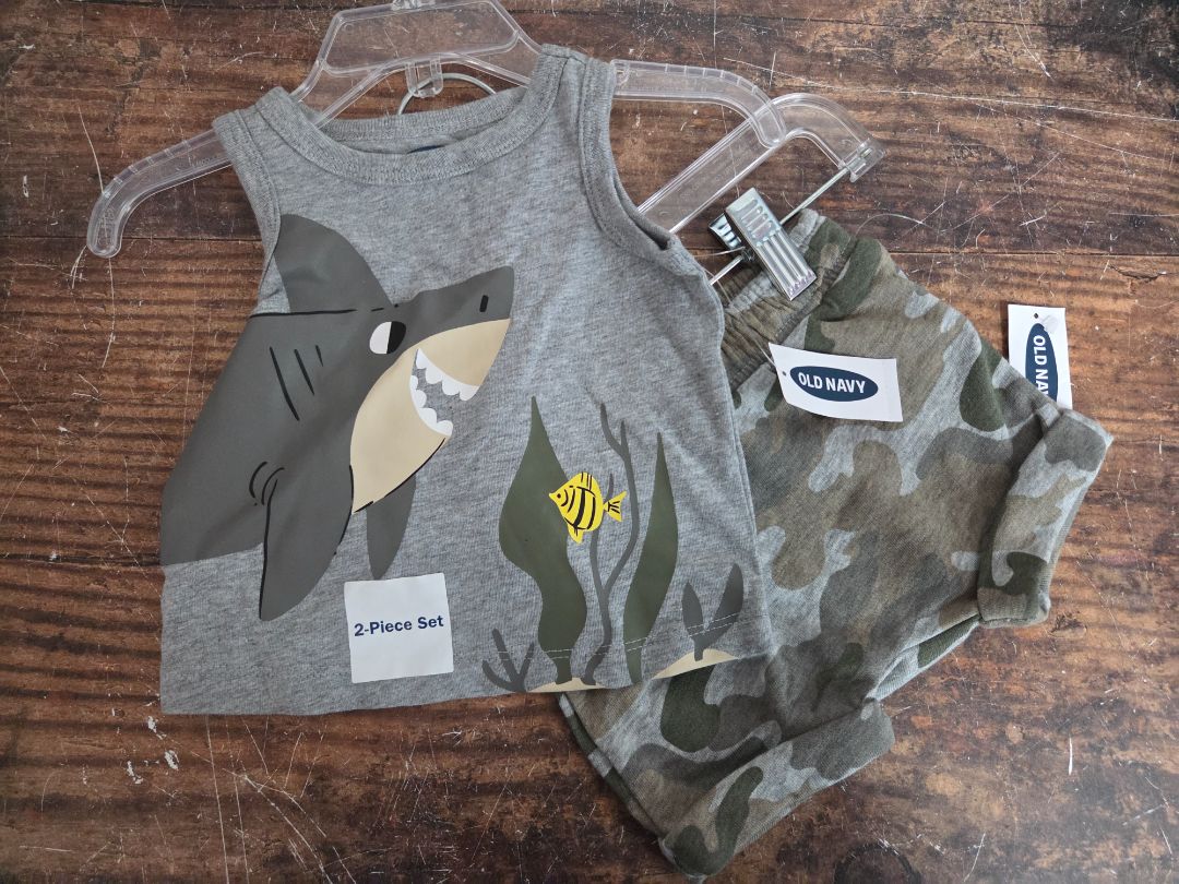 GREY OLD NAVY NEW SHARK TANK SET, BOY 0-3M