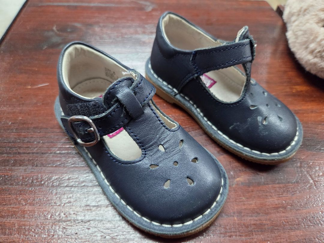 NAVY LAMOUR EYELET T STRAPS, SHOES 5