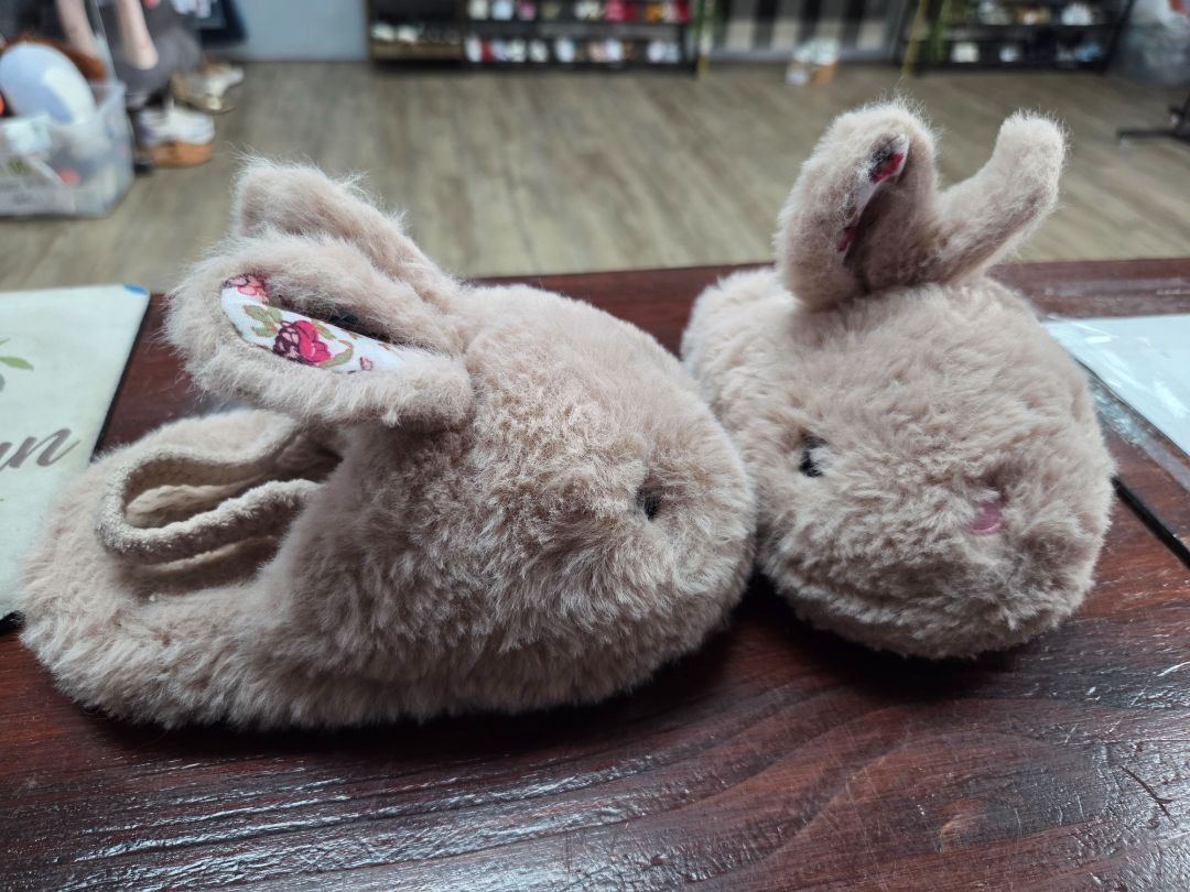 TAN WONDER NATION BUNNY SLIPPERS, SHOES 7/8
