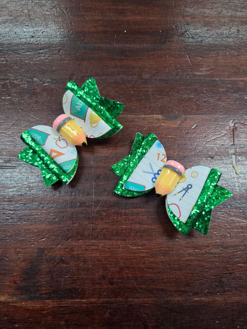 Green 2pc mini pencil bow