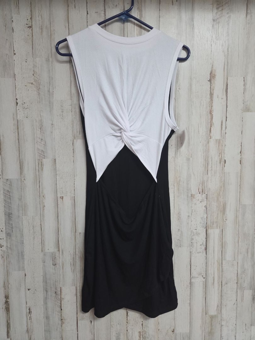 BLACK/WHITE CUTOUT RIBBED DRESS, LADIES XL