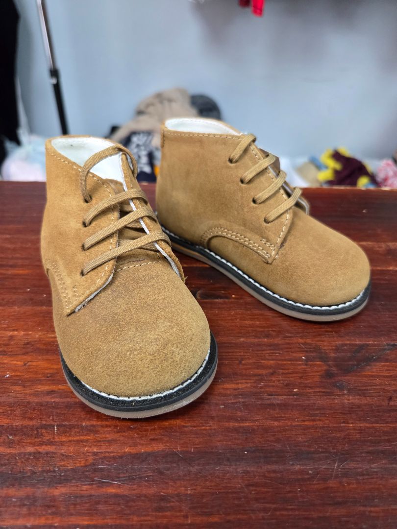BROWN SUEDE BOOTS, SHOES 6