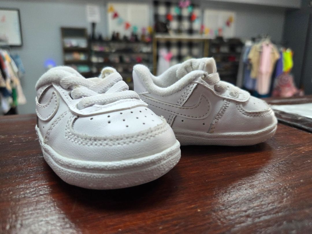 WHITE NIKE LOGO SNEAKERS, SHOES 1