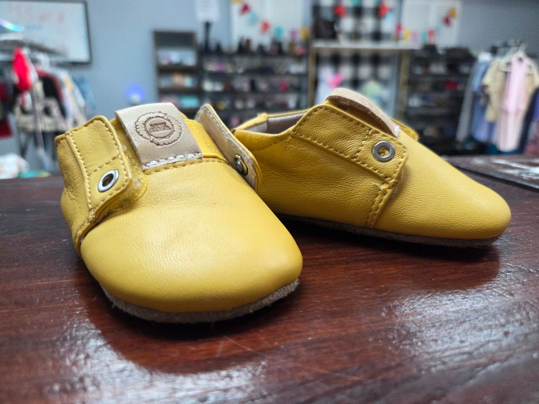 MUSTARD LIVIE & LUCA VELCRO SHOES, SHOES 6-9M