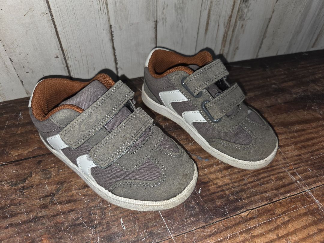 GREY DR SCHOLLS VELCRO SNEAKER, SHOES 8