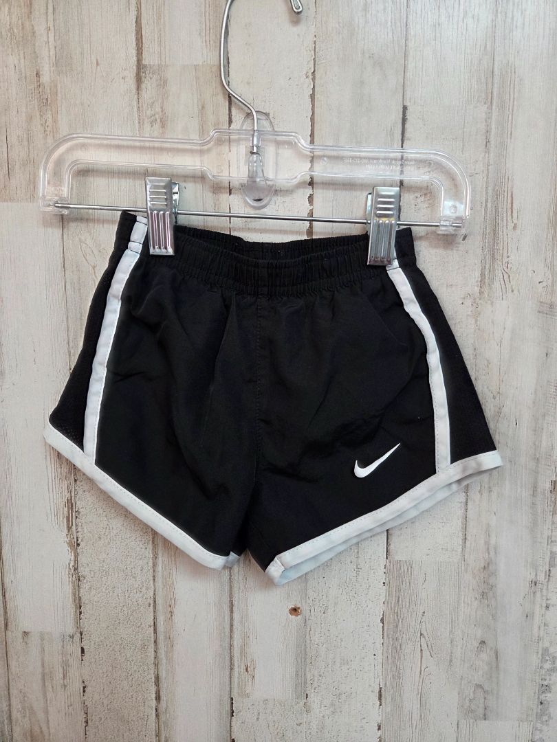 BLACK NIKE LOGO SHORTS, GIRL 2T