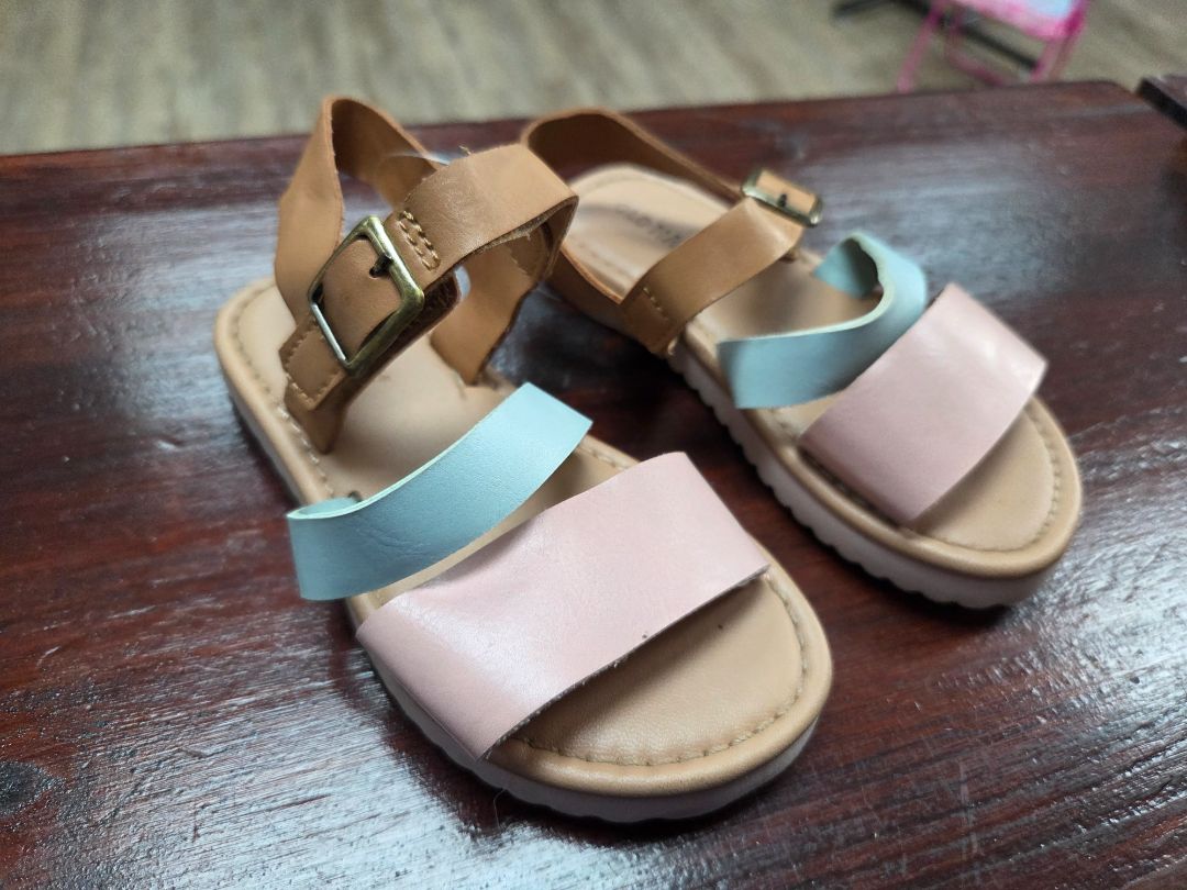neutral tone old navy strappy sandals, shoes 8
