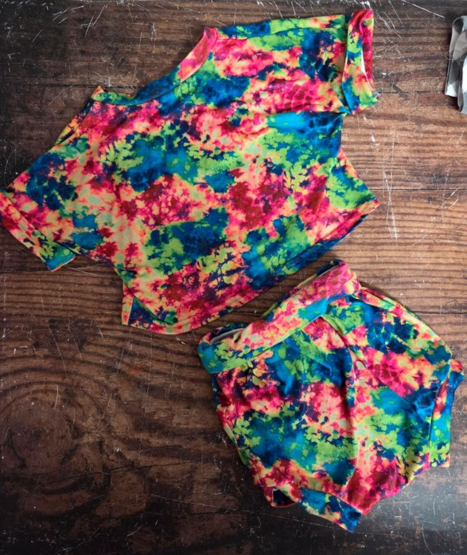 neon boutique tie dye short set, girl 18m