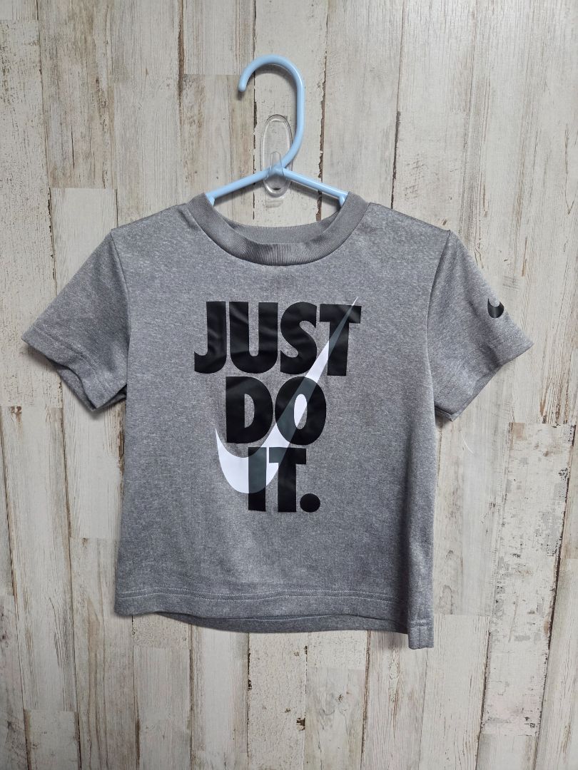 grey nike slogan tee, girl 3t