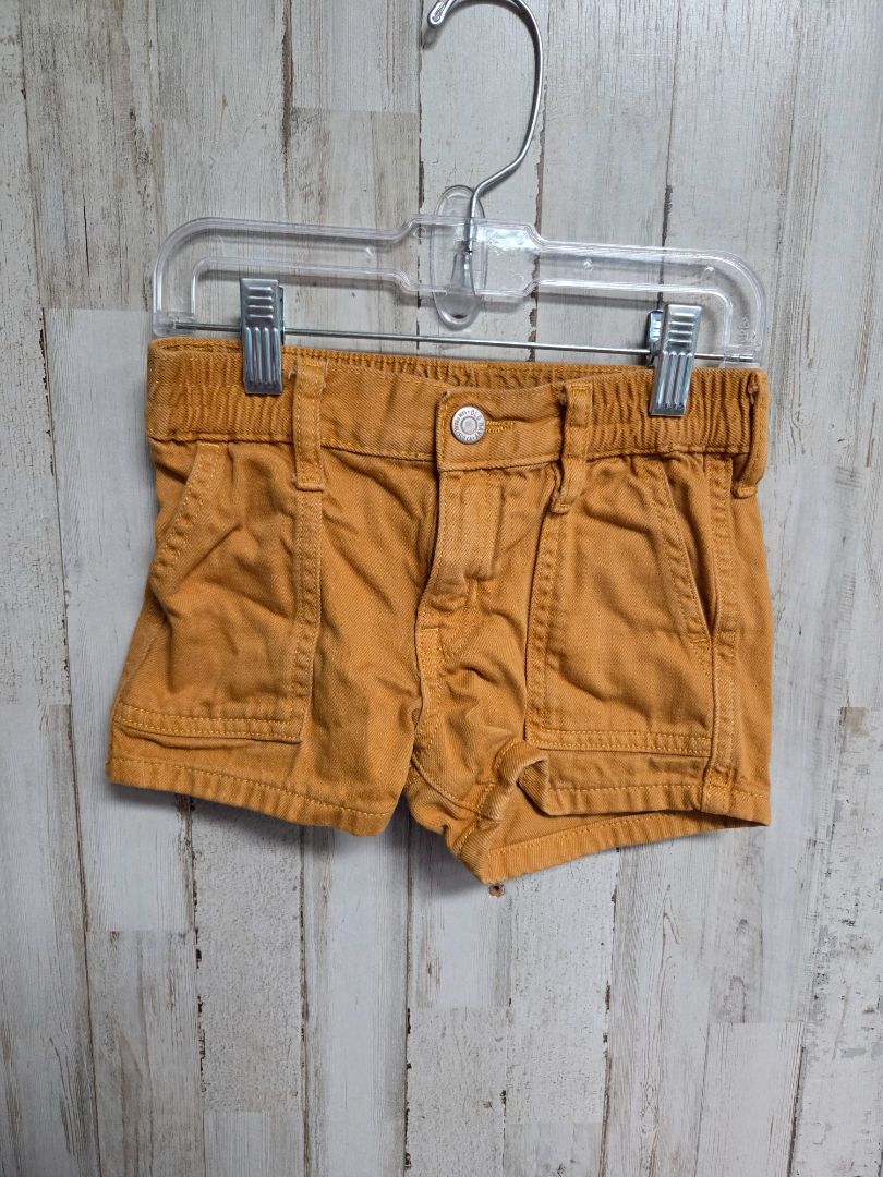 mustard old navy jean shorts, girl 5