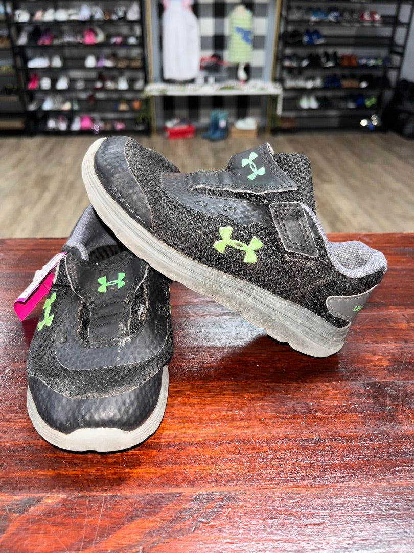BLACK/LIME UNDER ARMOUR VELCRO SNEAKERS, SHOES 10