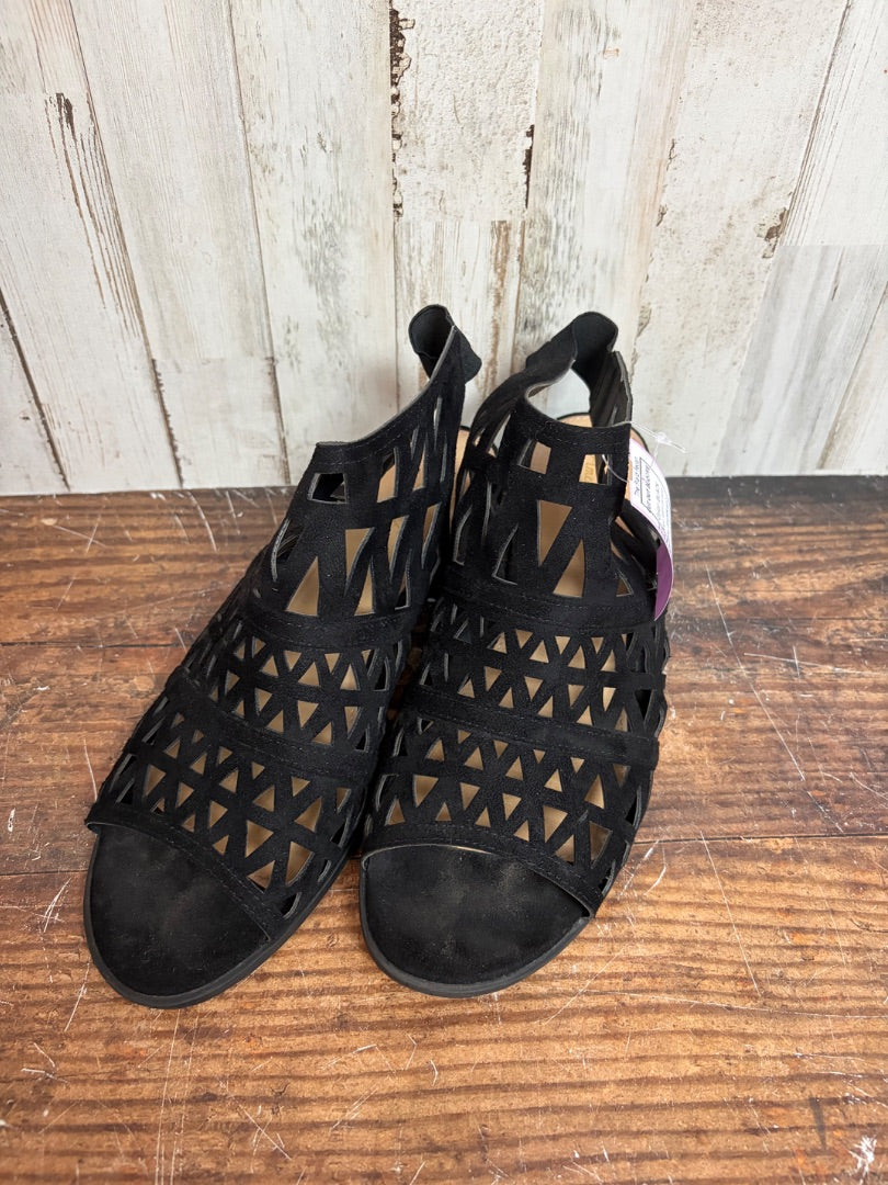 BLACK AMERICAN EAGLE CUT OUT BOOTIES, SHOES A10