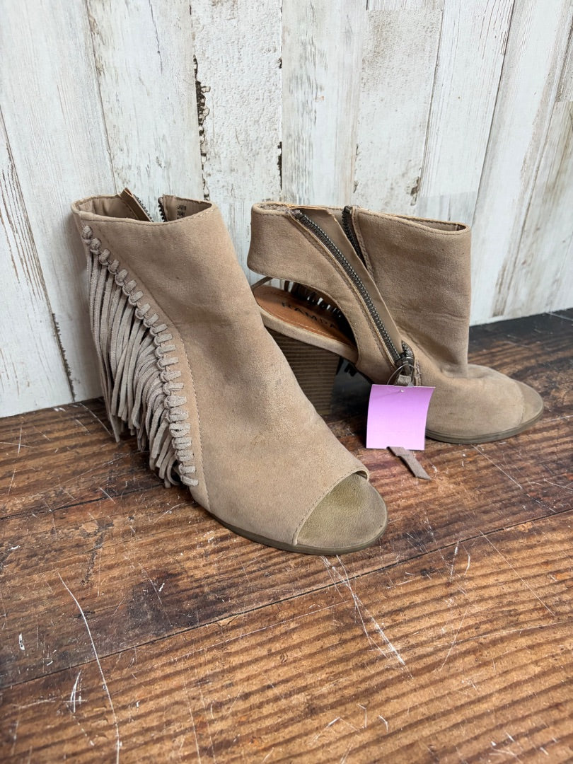 TAN RAMPAGE FRINGE WEDGE HEELS, SHOES A8