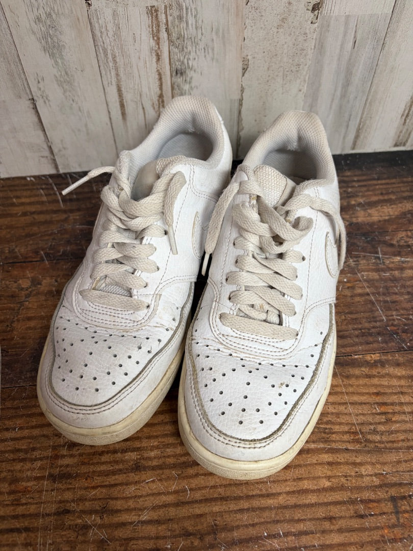 WHITE NIKE LOGO SNEAKERS, LADIES A6