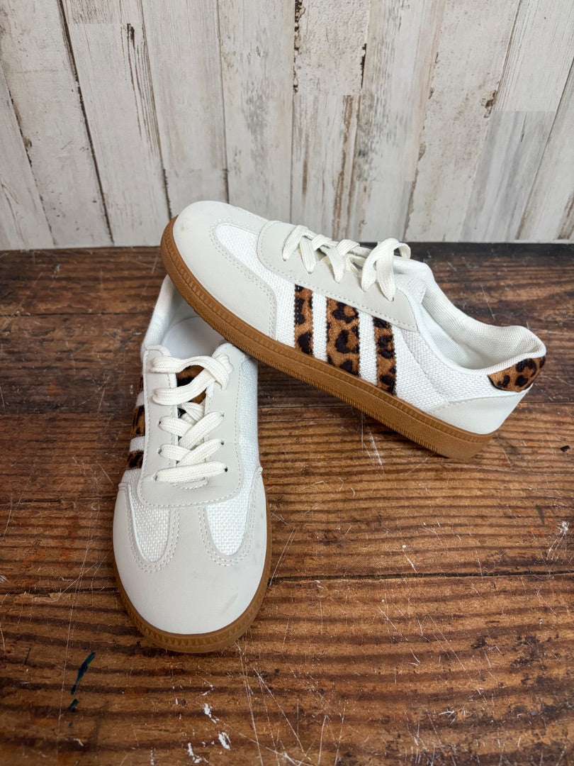 WHITE CHEETAH SNEAKERS, SHOES A8