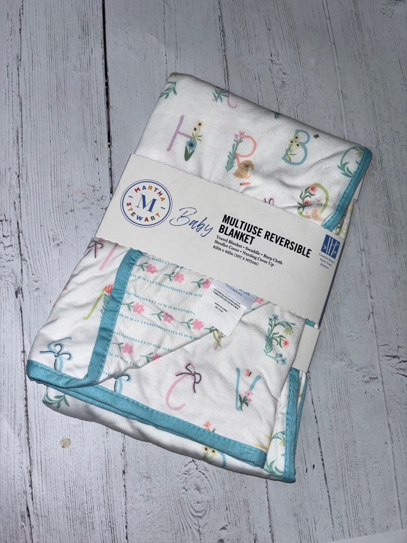 White Martha Stewart NEW multiuse reversible blanket, Baby Gear