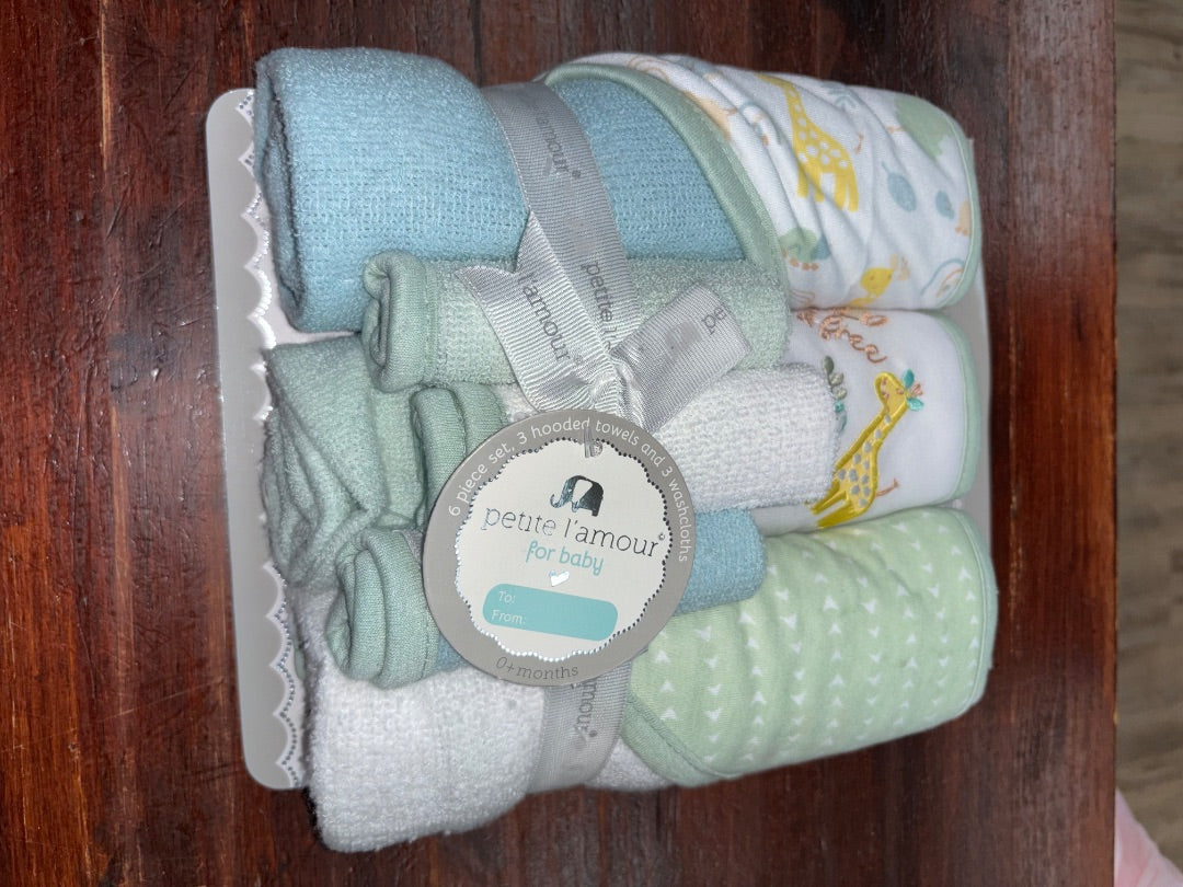 Petite lamour NEW 6pc bath set, Baby Gear