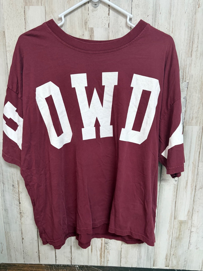 MAROON JADELYNN BROOKE HOWDY TEE, LADIES L