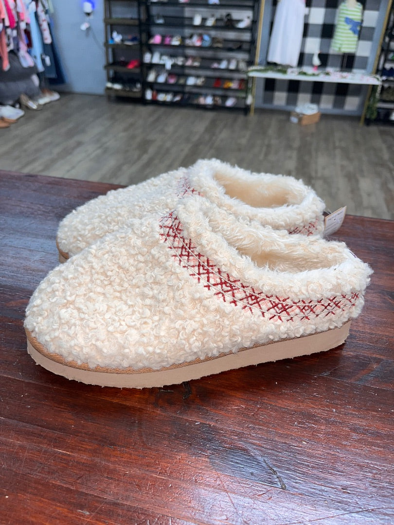 IVORY KOOBA SHERPA SLIP ON SHOES, SHOES A8/9