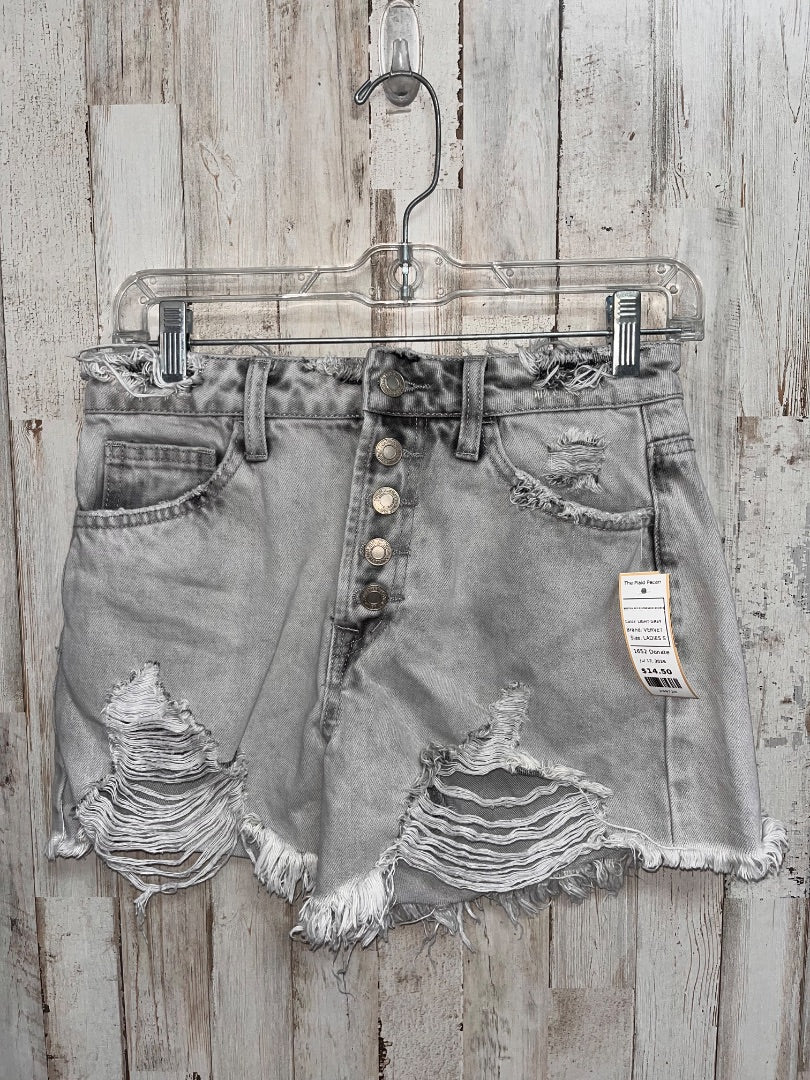 LIGHT GREY VERVET BUTTON FLY DISTRESSED SHORTS, LADIES S