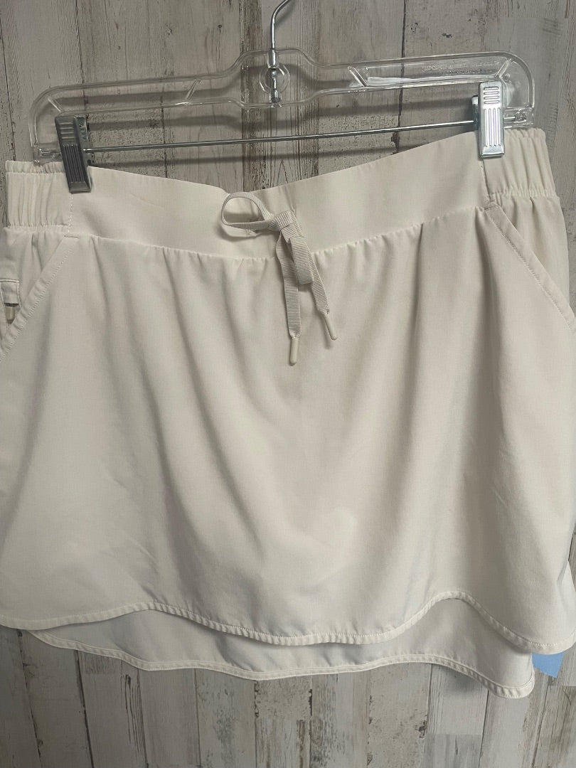 White All in motion Drifit skort, Ladies L