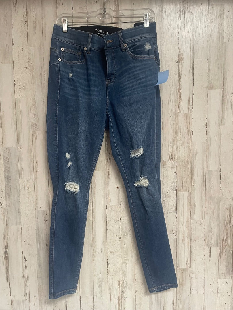 Blue Torrid 12R Distressed skinnies, Ladies L