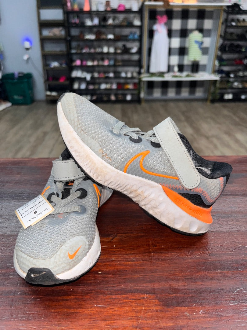 GREY/ORANGE NIKE RENEW SNEAKERS, SHOES 10.5