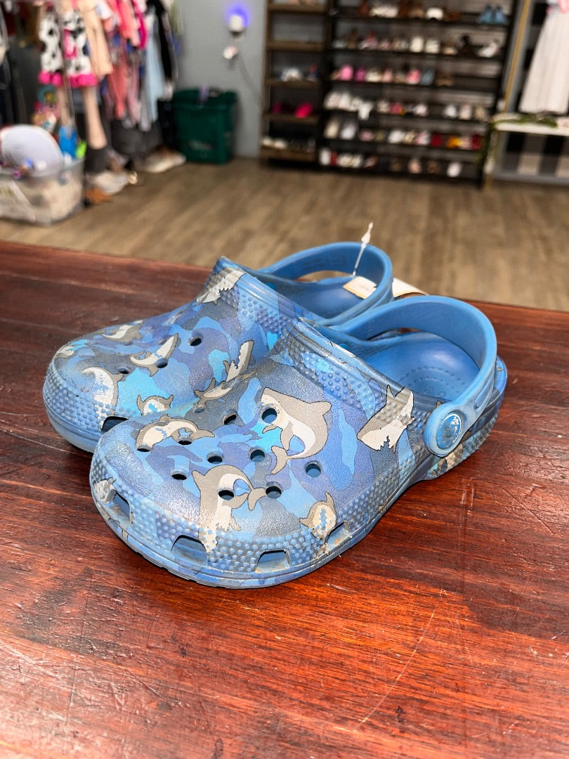 BLUE CROCS SHARK PRINT RUBBER SHOES, SHOES 11