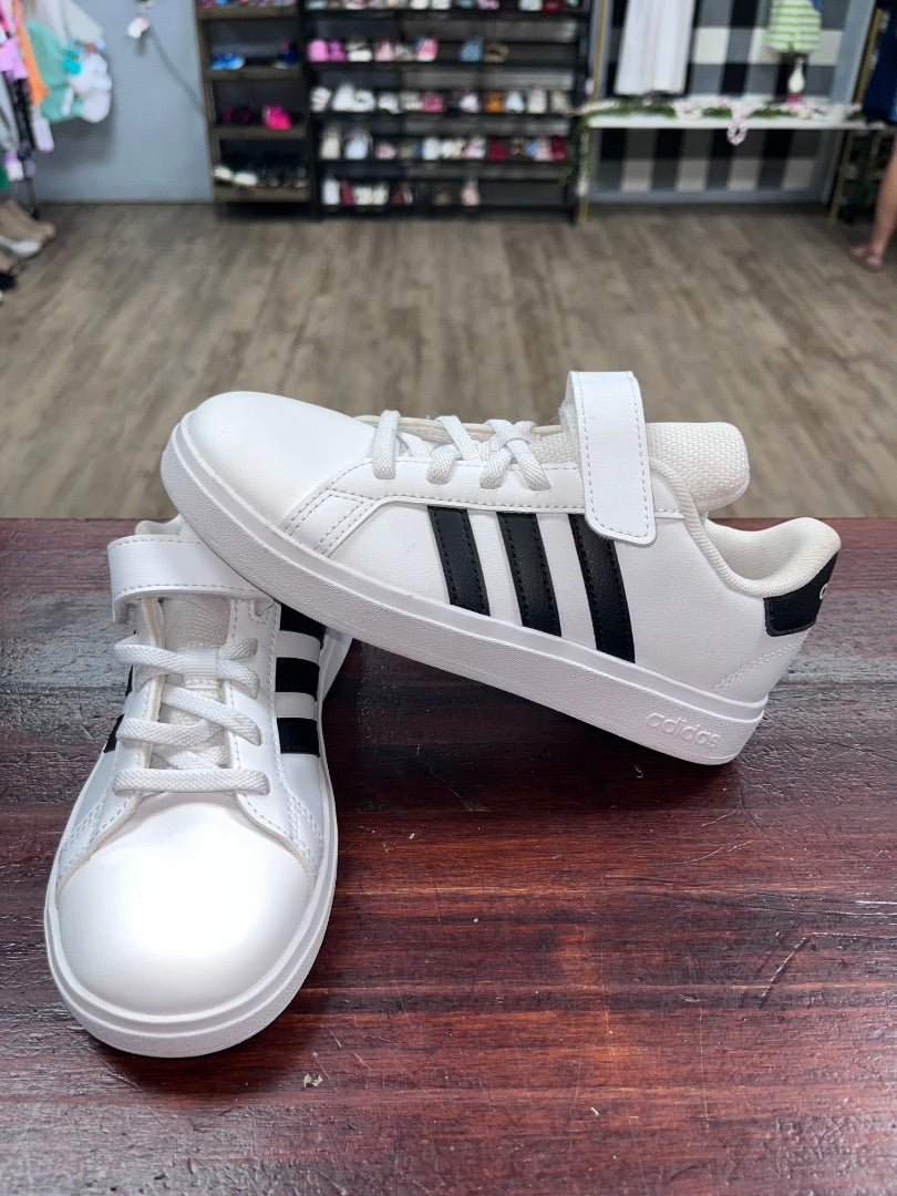 WHITE/BLACK ADIDAS VELCRO SNEAKERS, SHOES Y1