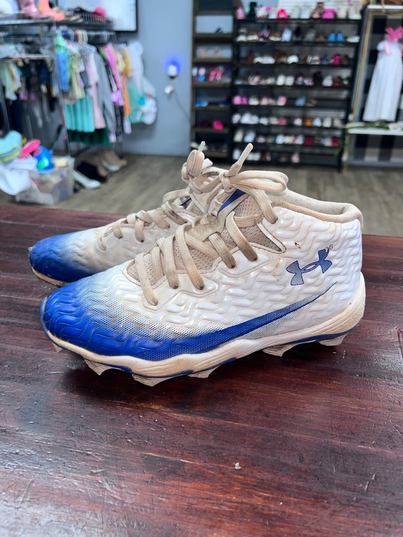 BLUE/WHITE UNDER ARMOUR BASEBALL CLEATS, SHOES Y2