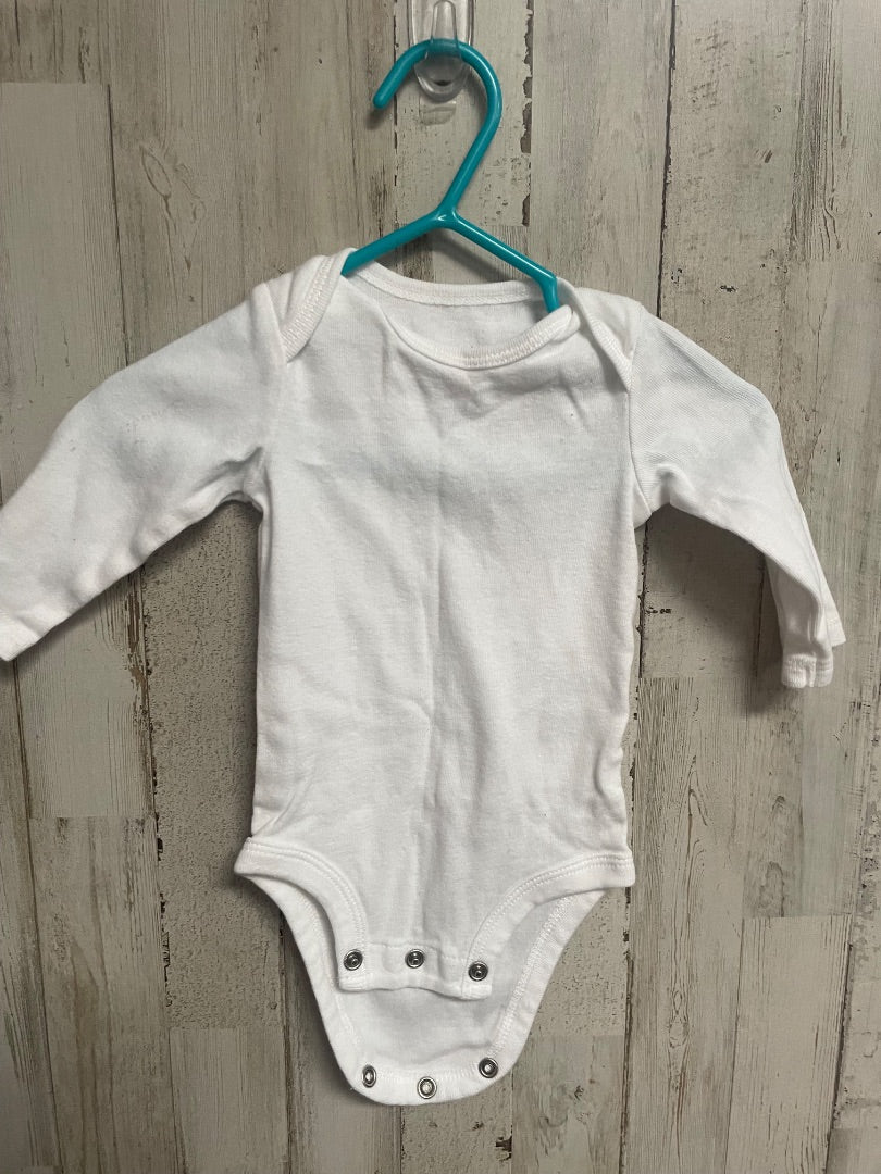 WHITE CARTERS LONGSLEEVE ONESIE, GIRL 0-3M