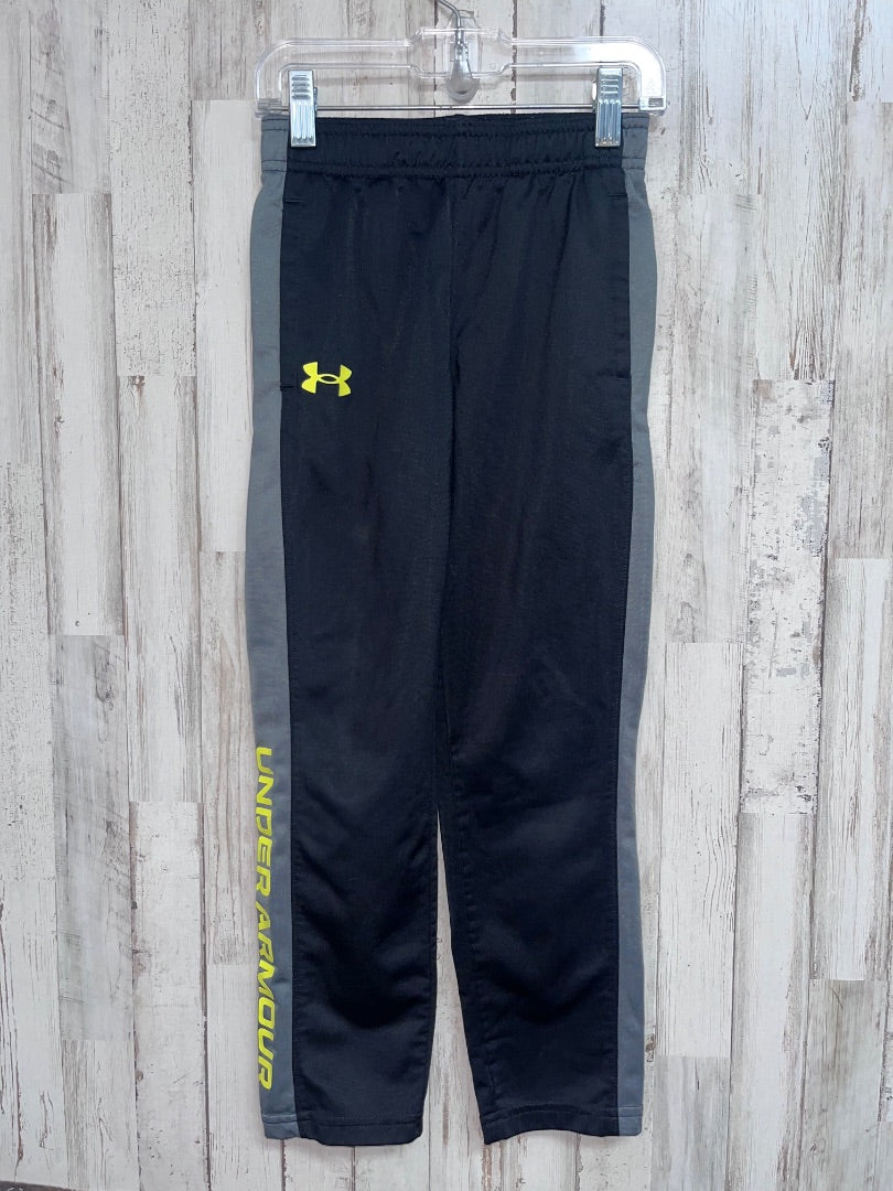 BLACK/GREY UNDER ARMOUR DRY FIT STRIPE PANTS, BOY 7