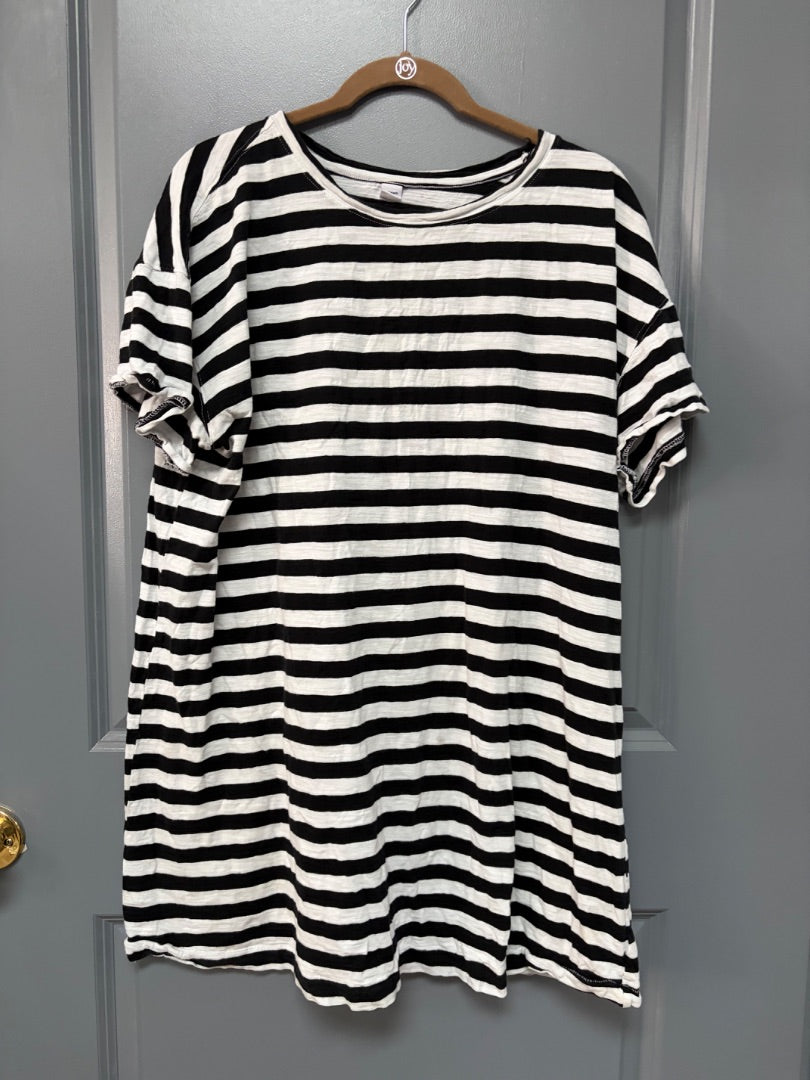BLACK/WHITE OLD NAVY STRIPED TUNIC, LADIES XL