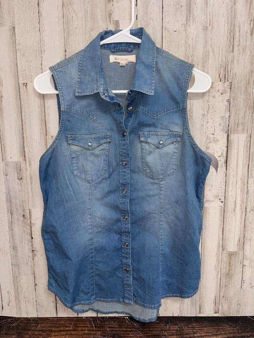 BLUE VINCE CAMUTO DENIM SNAP SLEEVELESS SHIRT, LADIES S