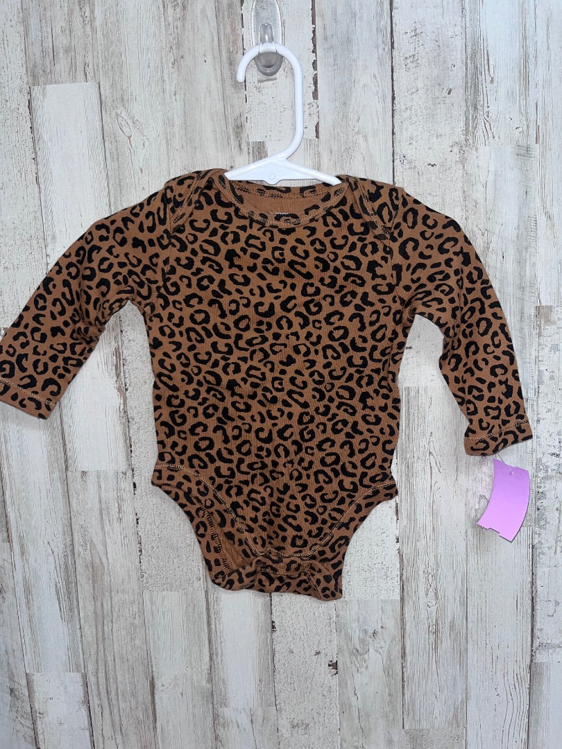 BROWN OLD NAVY LEOPARD ONESIE, GIRL 3-6M