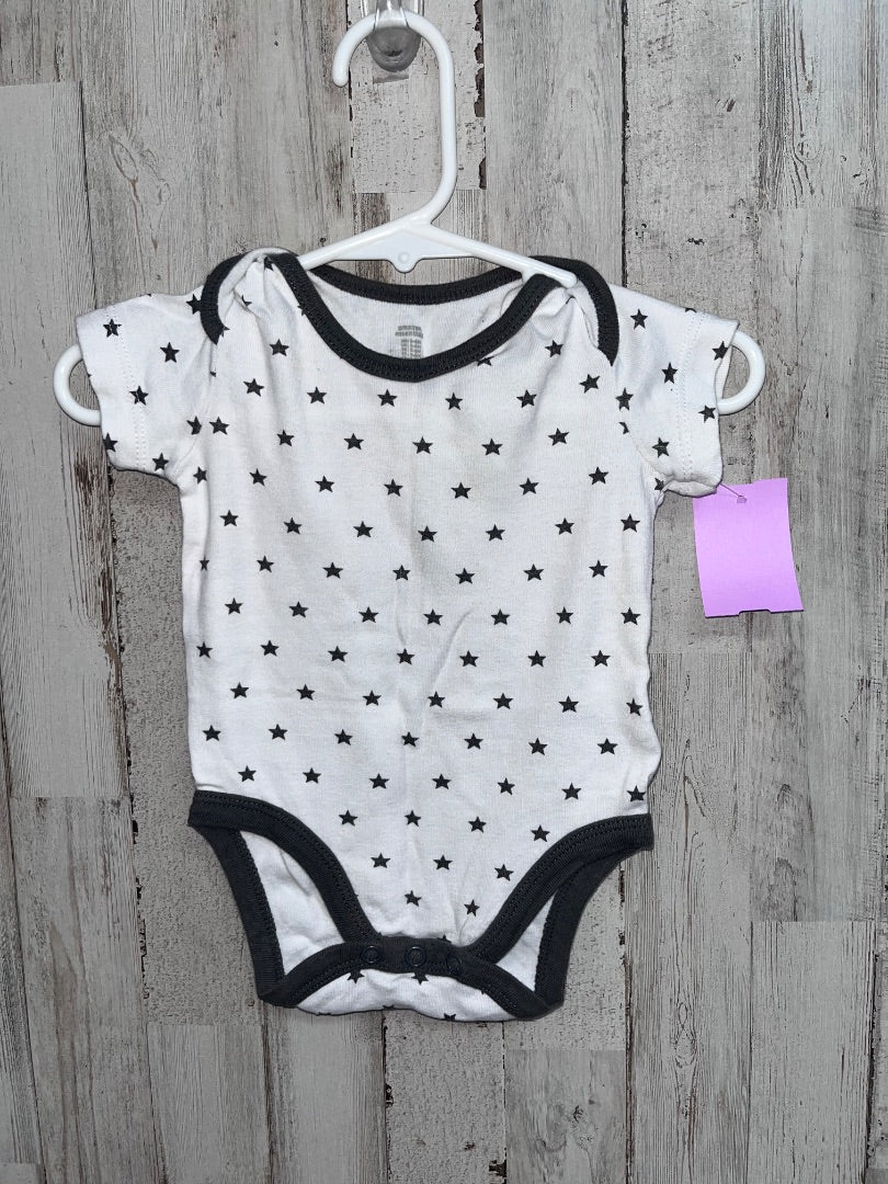 WHITE AMAZON STAR ONESIE, GIRL 3-6M