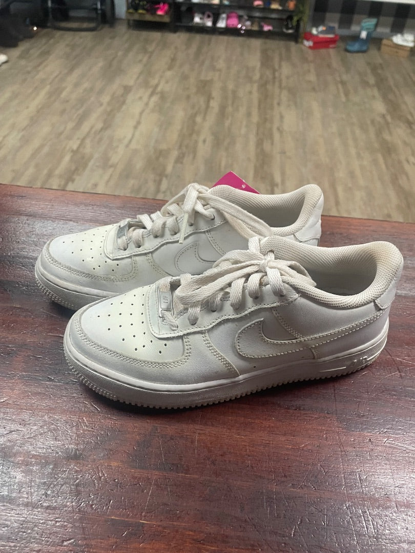 WHITE NIKE AIR FORCE ONE SNEAKERS, SHOES Y6