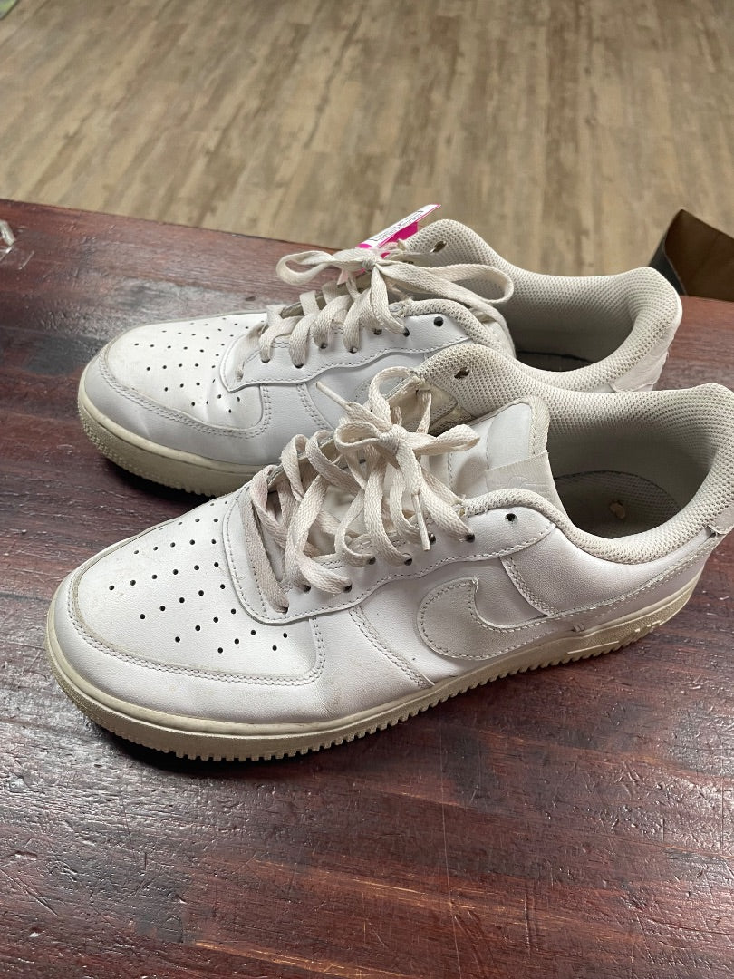 WHITE NIKE LEATHER AIR SNEAKERS, SHOES A9