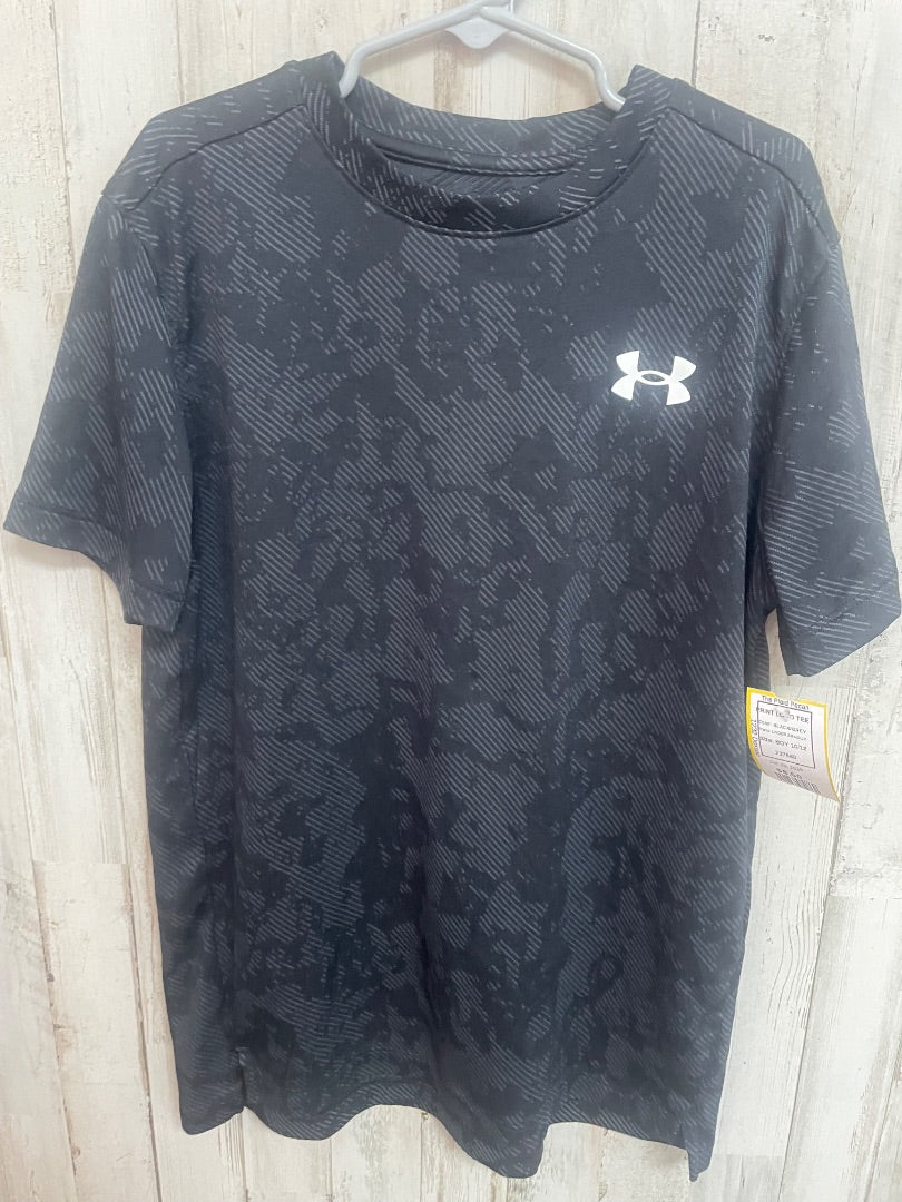 BLACK/GREY UNDER ARMOUR PRINT LOGO TEE, BOY 10/12