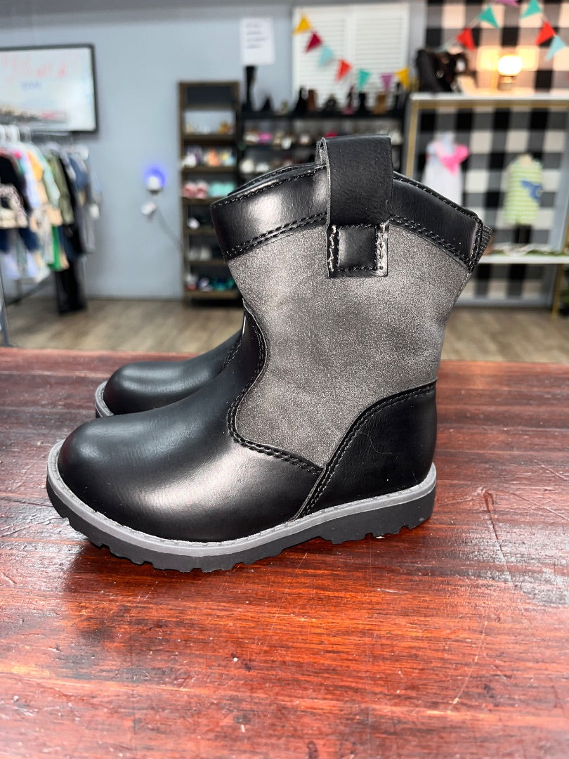 BLACK CAT & JACK NEW SLIP ON BOOTS, SHOES 7