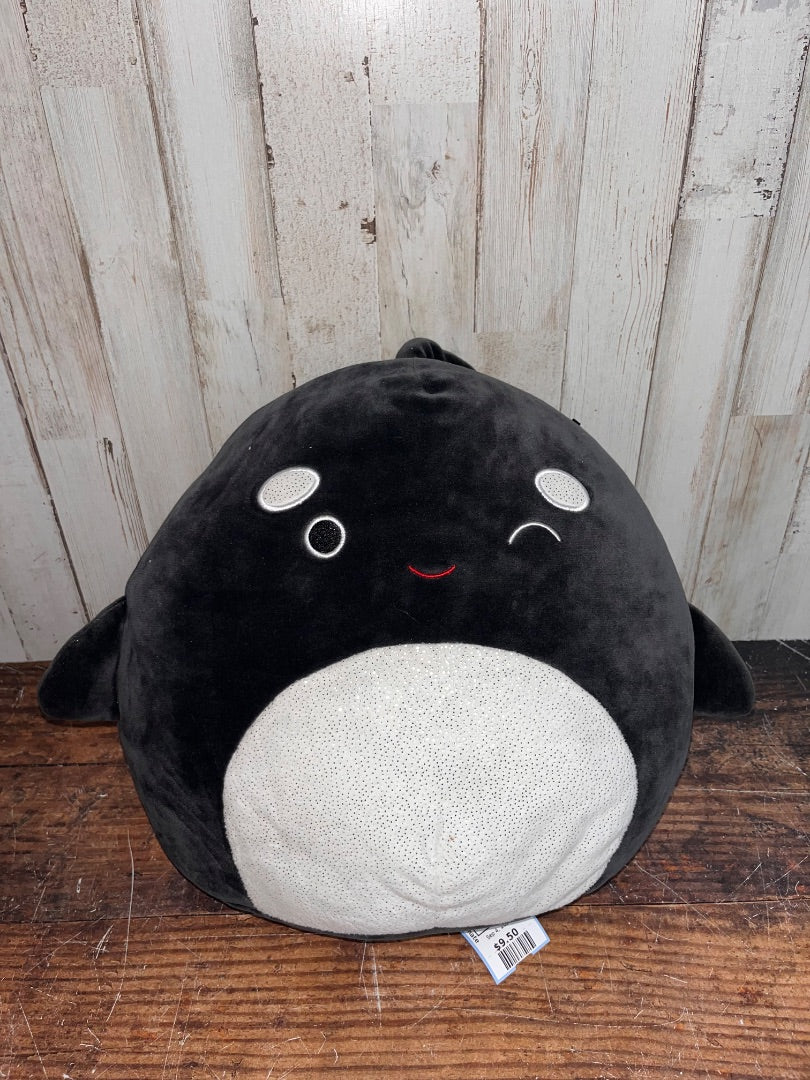 BLACK SQUISHMALLOW WHALE STUFFIE