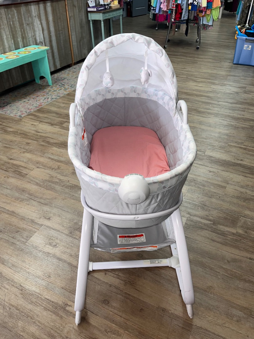 WHITE DELTA BASSINET WITH LIGHTS, SOUNDS, VIBRATION
