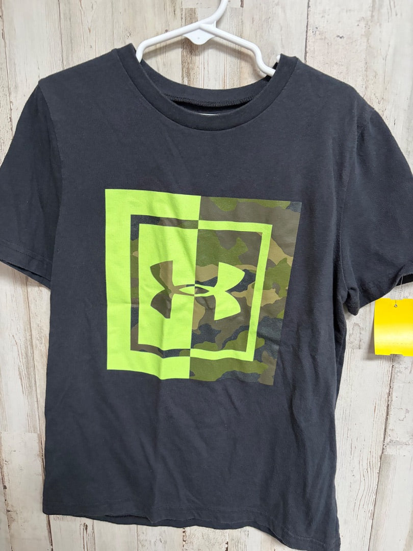BLACK UNDER ARMOUR CAMO LOGO COTTON TEE, BOYS 8