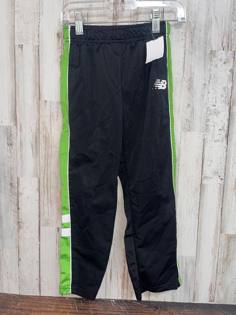 BLACK/GREEN NEW BALANCE STRIPE SIDE DRY FIT PANTS, BOY 4