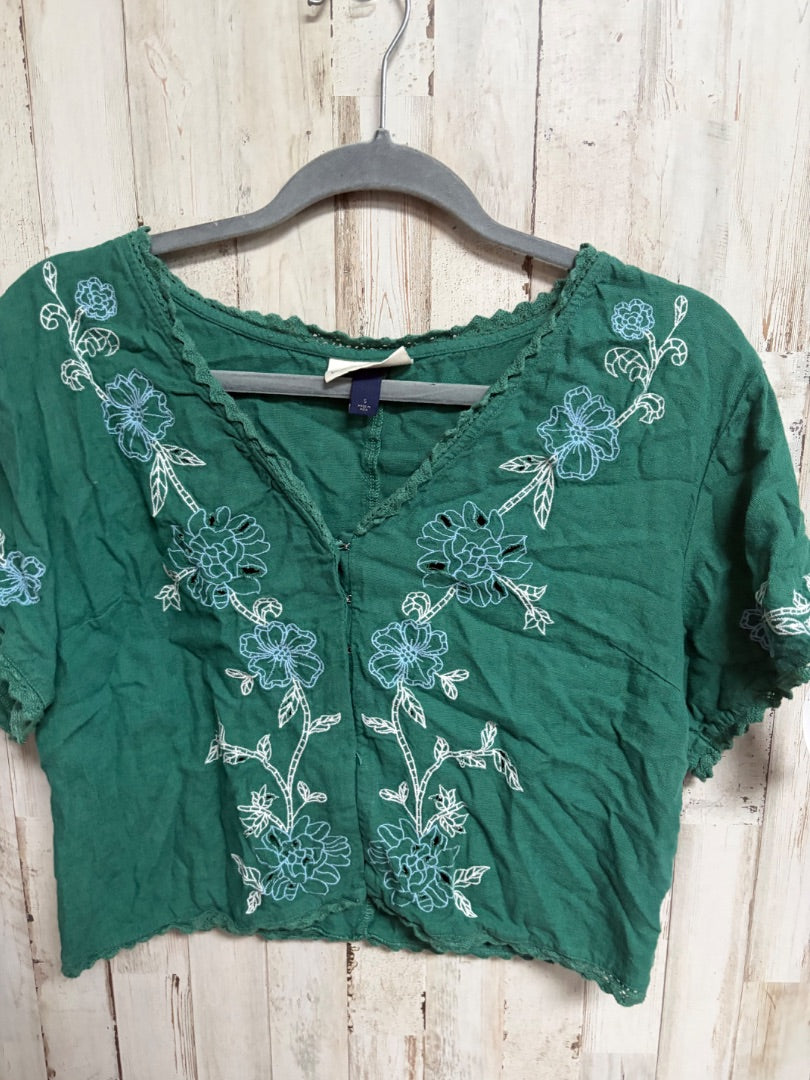 GREEN UNIVERSAL THREADS EMBROIDERED EYELIT TOP, LADIES S