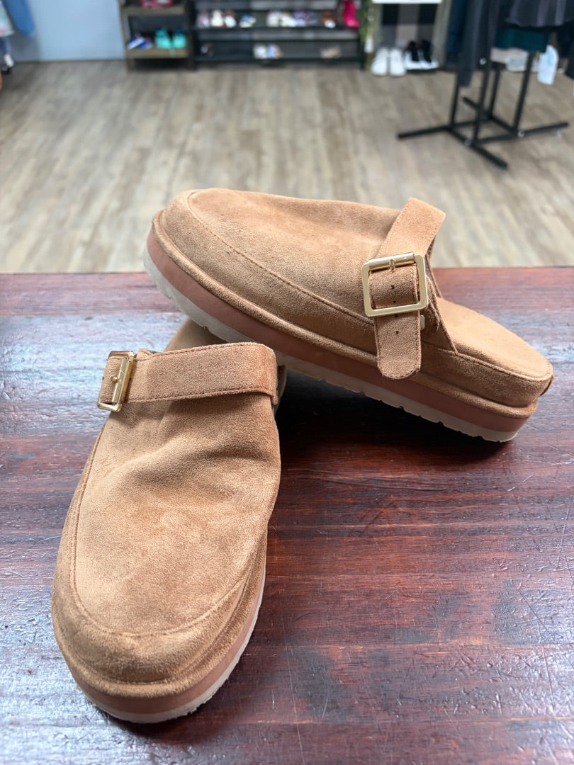 TAN MADDEN GIRL BUCKLE CLOGS, SHOES A6