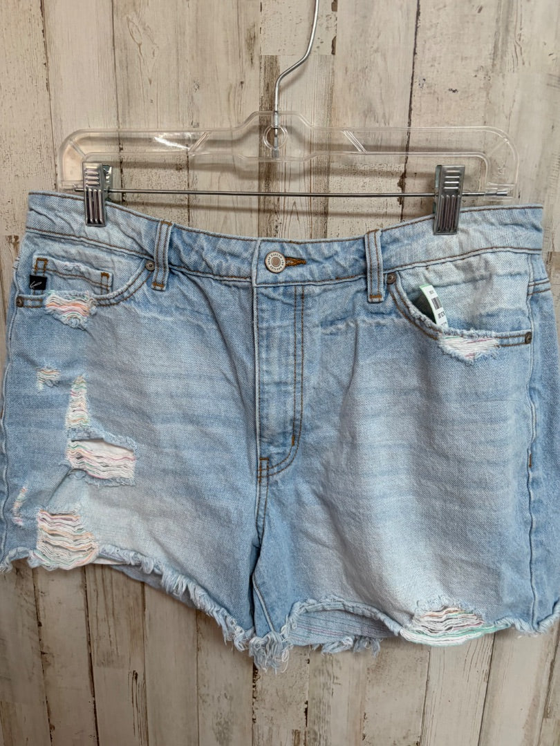 LIGHT DENIM KANCAN DISTRESSED JEAN SHORTS, LADIES L