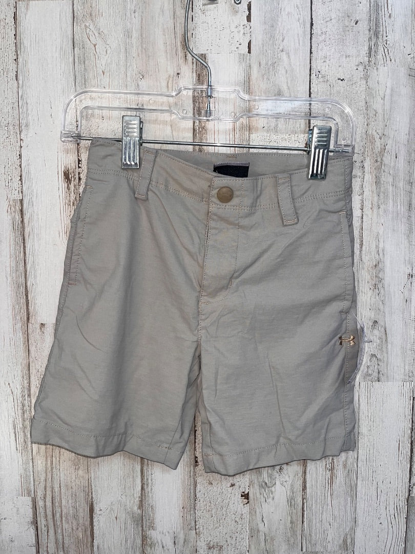 GREY UNDER ARMOUR PERFORMANCE SHORTS, BOY 3T